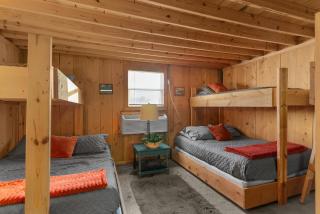 Spacious & Unique Cabin l Sleeps 10 l Brimstone Access l Hot Tubs - 9