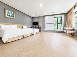 Evergreen Tourist Hotel - 8