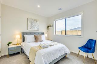 StayAU Charming 4BR Retreat in Wyndham Vale - 5