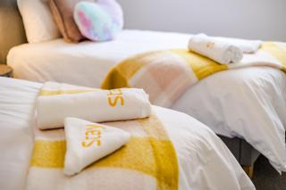 StayAU Charming 4BR Retreat in Wyndham Vale - 2