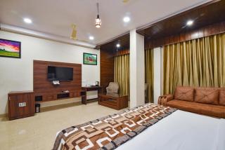 Pineberry Hotels - Near Golden Temple - 4