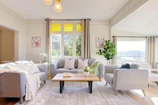 StayAU 2BR Home with Stunning Views in Tasmania - 0