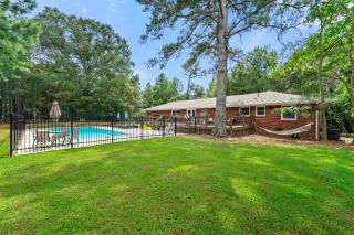 Private Pool Villa Near Atlanta Airport Sleeps 10 - 4