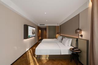 Madison Hotel Chongqing Jiefangbei and Hongya Cave River View - 5