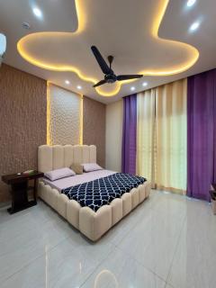 Luxury 3 Bed House in DHA Lahore near Airport and Raya - 3