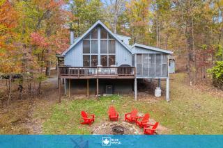 Wooded Chalet w Hot Tub & Indoor Pool, Gym Access - 0