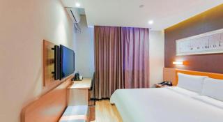 IU Hotel Tianjin Youyi Road Meijiang Exhibition Meiniu Metro Station - 2