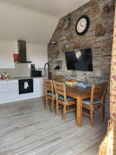Dun Aengus Cottage on the Cliffs of Moher - 3