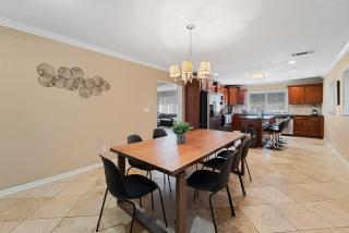 Atlanta Family Retreat Stylish 4BR Sleeps 8 - 8