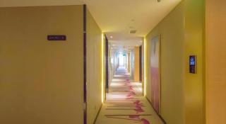 Lavande Hotel Guangzhou Tianhe Sports West Road Subway Station - 3
