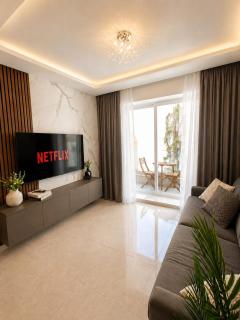 Coastal Luxe Apartments - Side Sea View - 3