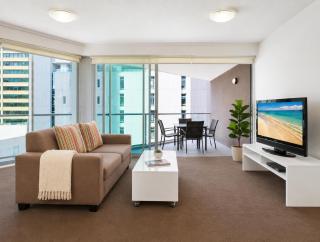 Brisbane CBD Apartment with Resort Amenities - 8