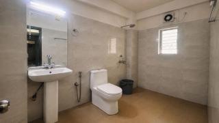 Hotel O Kahilipara Guwahati Formerly Nirvis Grand - 4