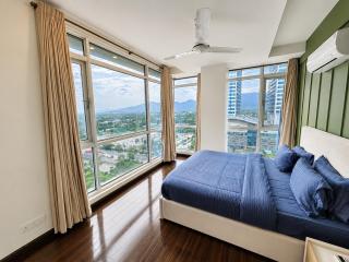 Premium 2BR Executive Suite Elysium Tower - 7