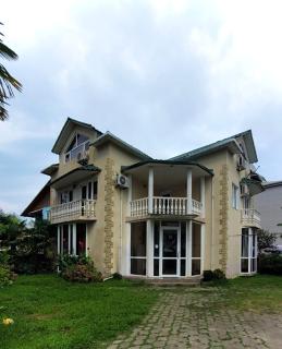 Peaceful Garden Villa 5-min walk from the Beach - 0