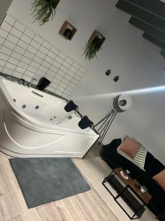 Charmante propriété avec jacuzzi et authentique colombier - 6