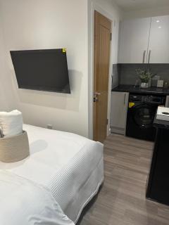 Studio Sleeps 2 with Parking - 9