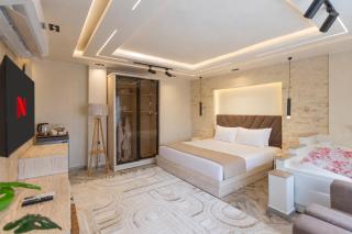 Premium Pyramids BoutiQue With Rooftop Access - 2