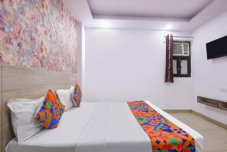 FabHotel Snereya - 6