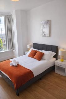 Newton House | Simple City Stays - 1