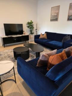 4BR Carlisle Stay Near Airport & Stadium Sleeps 8 - 7
