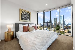 Penthouse Style - Sleeps 8 & Baby - 2BR & Rooftop - 7