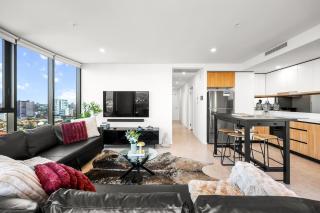 Penthouse Style - Sleeps 8 & Baby - 2BR & Rooftop - 2