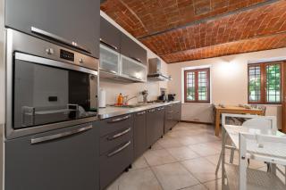 Exclusive Villa with Swimming Pool and Tennis Area - 3