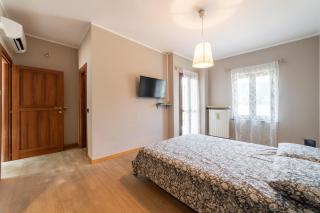 Exclusive Villa with Swimming Pool and Tennis Area - 2