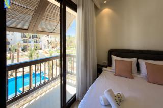The 2BDR Sunlit Poolview Ancient Sands - 1