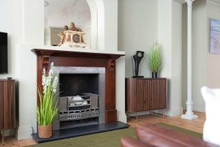 Stylish 4BR Victorian Home Parking with EV Charger - 2