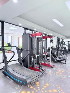 elegantly furnished apartment with amazing breathtaking city views ,swimming pool ,fully fitted gym and close proximity to major shopping malls and gourmet restaurants - 2