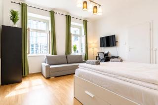 Cozy 1BR Near U3 & Danube Great for Long Stays - 9