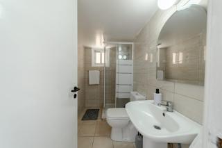 Convenient 2 Bedroom Apartment in Central Limassol - 7