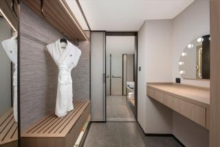 Holiday Inn Ningbo Beilun by IHG - 5