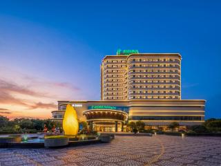 Holiday Inn Ningbo Beilun by IHG - 8