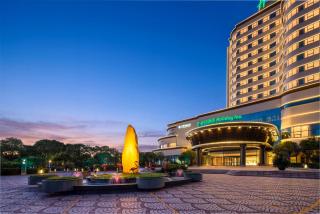 Holiday Inn Ningbo Beilun by IHG - 7