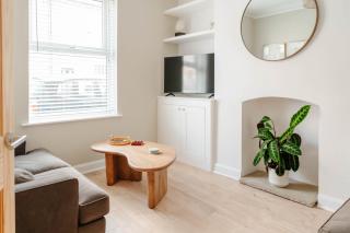 Stylish York Retreat- Walk to Center & Parking - 1