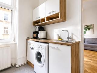 Modern Apartment Near Danube Canal - 5