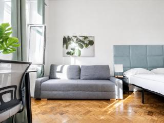 Modern Apartment Near Danube Canal - 8