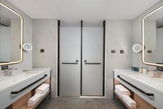 Holiday Inn Ningbo Beilun by IHG - 4