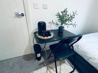 Stylish Modern double room with private bathroom - 6