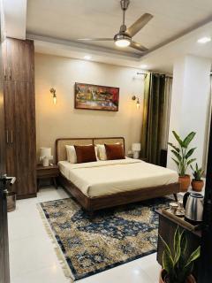 Hotel Signature Plaza - Near Lajpat Nagar Metro - 0