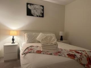 Modern Quiet 5BR 4BA HOME Close To Strip - 9