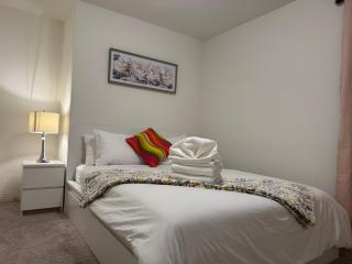 Modern Quiet 5BR 4BA HOME Close To Strip - 3