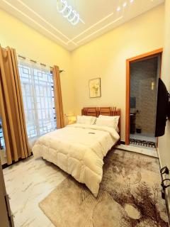 R&E Apartments - 4