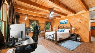 Riverfront Log Home - 28 Acres - Fire Pit - 5