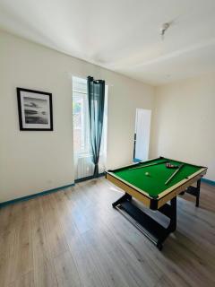 Appart cosy avec billard, à Bort - 9