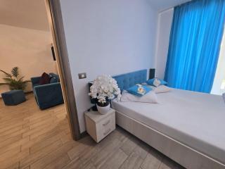 BeachSide Large Family Apartment Azizi - Beach Pool & Spa Resort langa plaja - 4