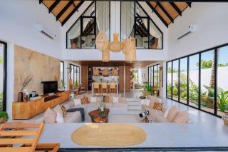 Bohemian Rhapsody Villa Luxury 2BR Chalet - 1